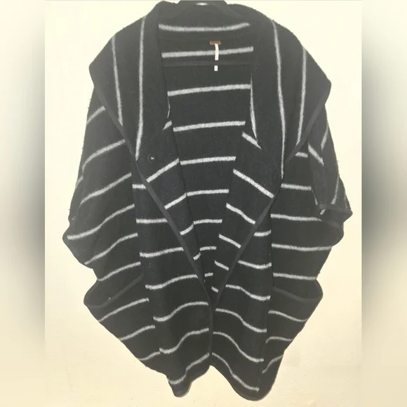 Free People Blanket Poncho Coat Wool Blend Black And White Size Small Oversized - Picture 4 of 7